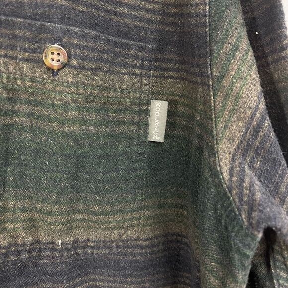 Vintage Woolrich Size XL Multicolor Blanket Thick Flannel Camping Shirt - Picture 4 of 6